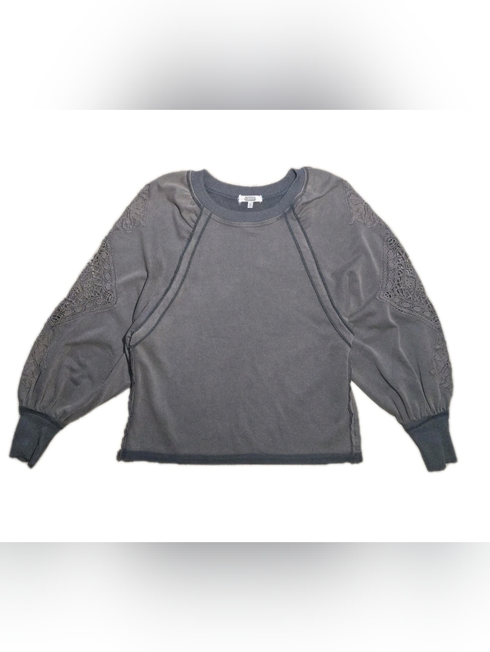 Gimmicks By BKE Long Sleeve W/ Lace Sleeve Accents Size S Oversized Relaxed Fit